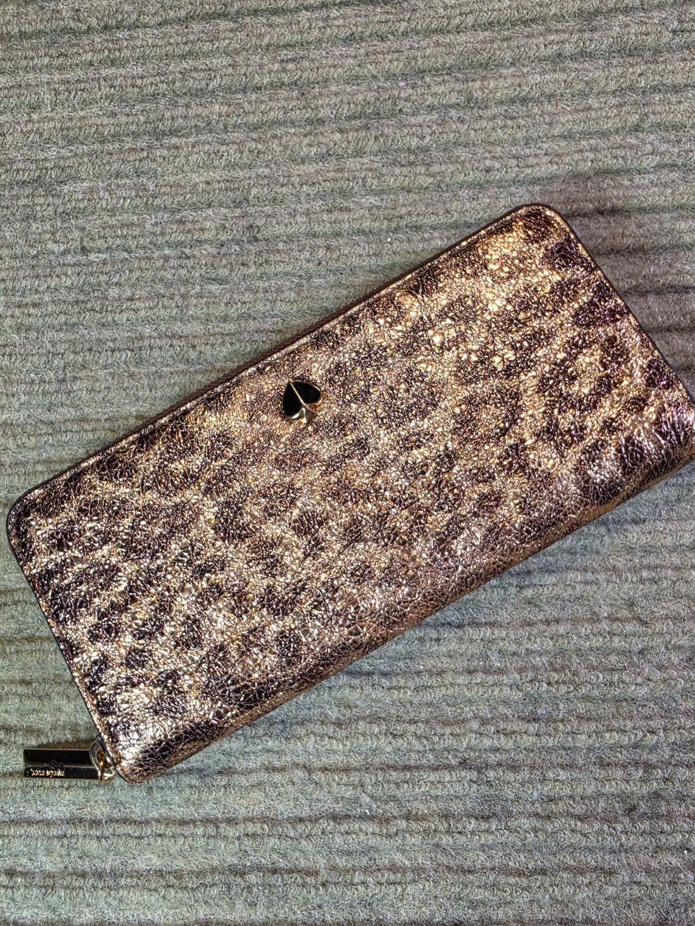 KATE SPADE NEW YORK Metallic Cheetah Leopard Print Continental Wallet EUC